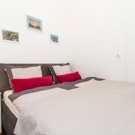Charming Town House Just 500M From The Marina And Its Well Known Typical Market Олян Екстер'єр фото